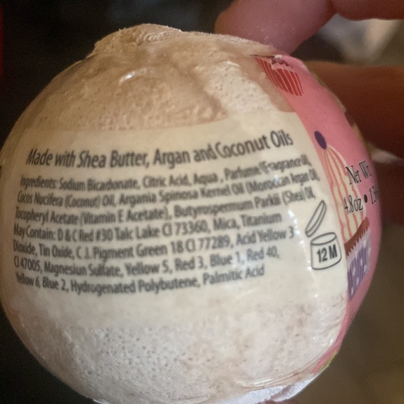 Cupcake Bath Bomb New sealed made in USA - Picture 4 of 5